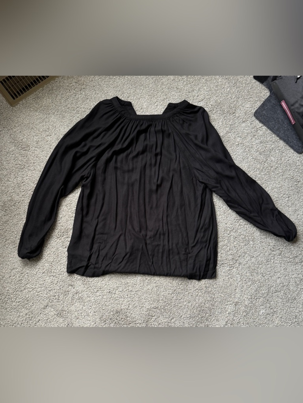 Women’s Black V-Neck Long Sleeve Top old navy - Picture 2 of 2
